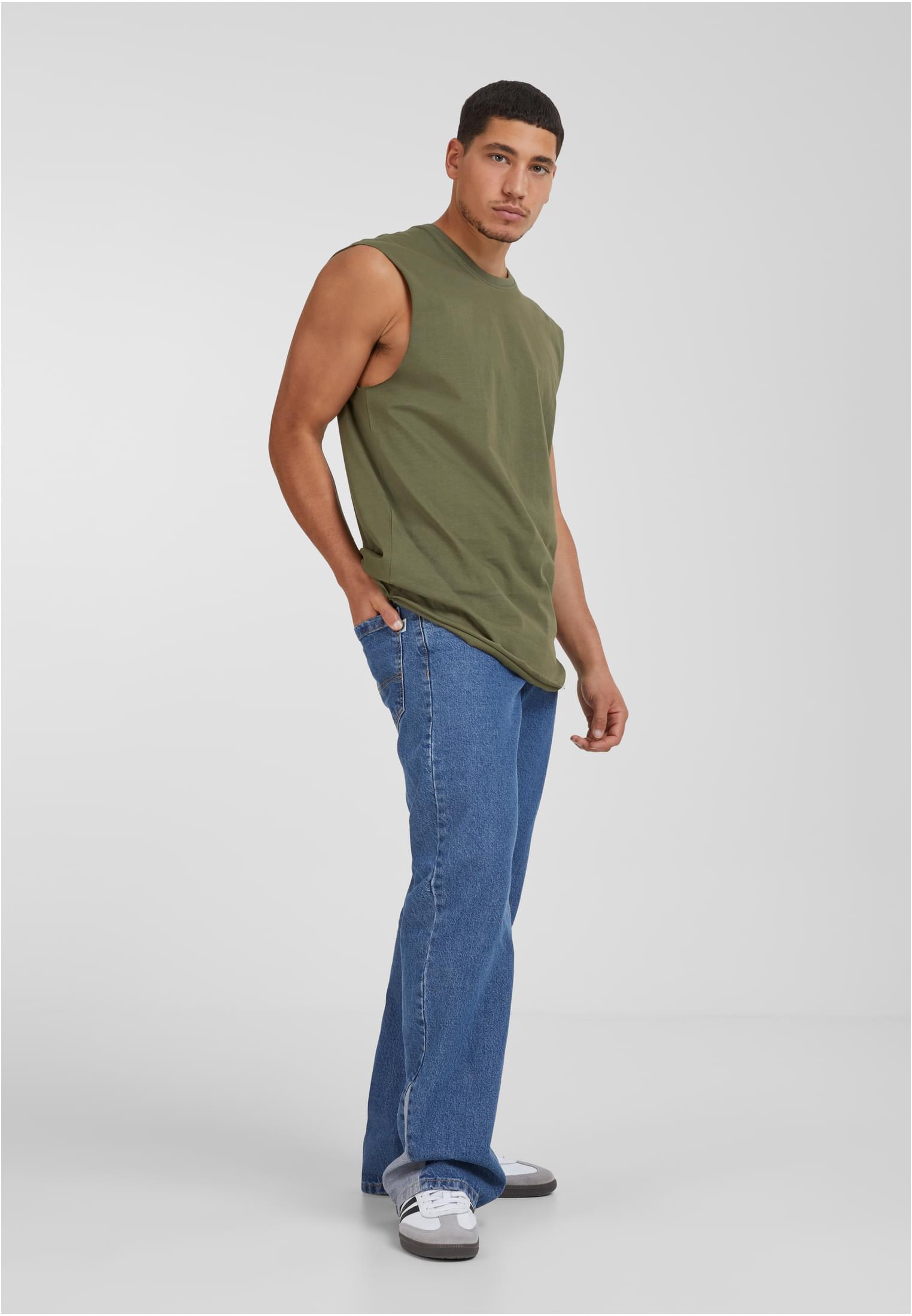 Open Edge Sleeveless Tee | olive