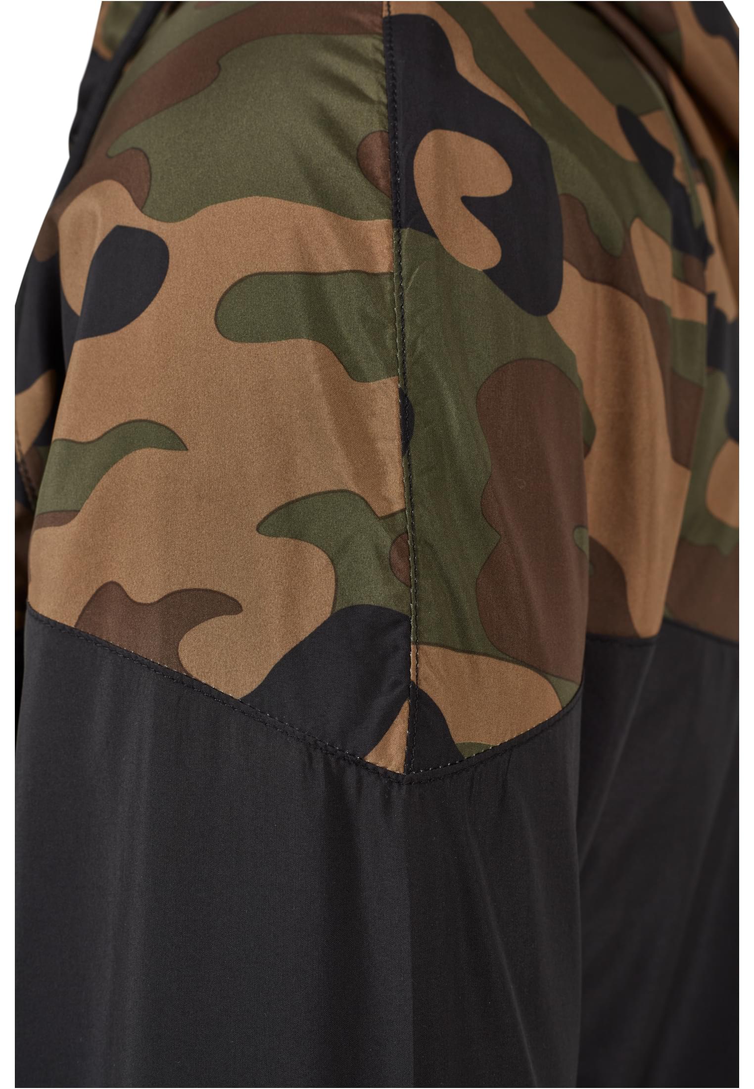 Pattern Arrow Windrunner | blk/woodcamo