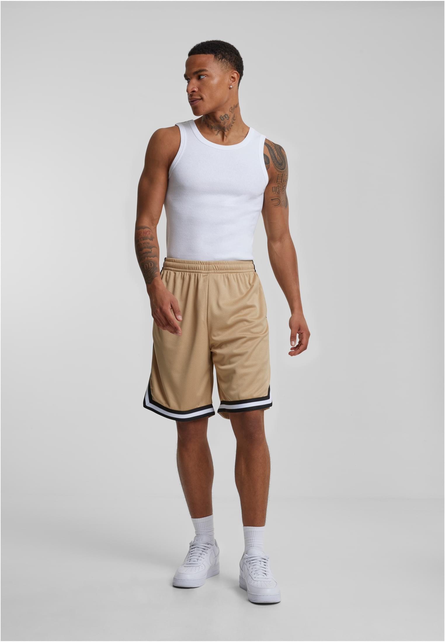 Stripes Mesh Shorts | unionbeige/black/white