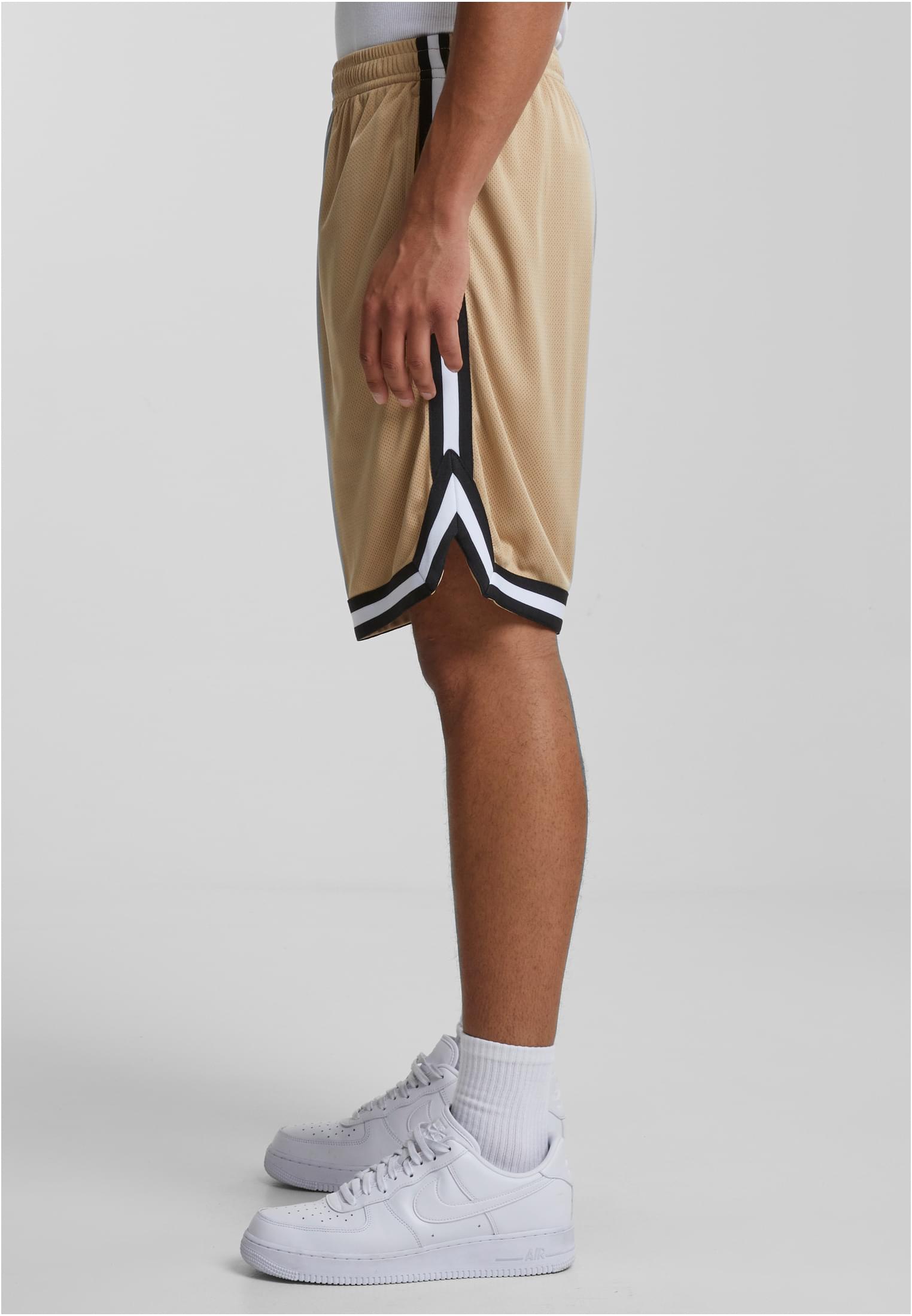 Stripes Mesh Shorts | unionbeige/black/white