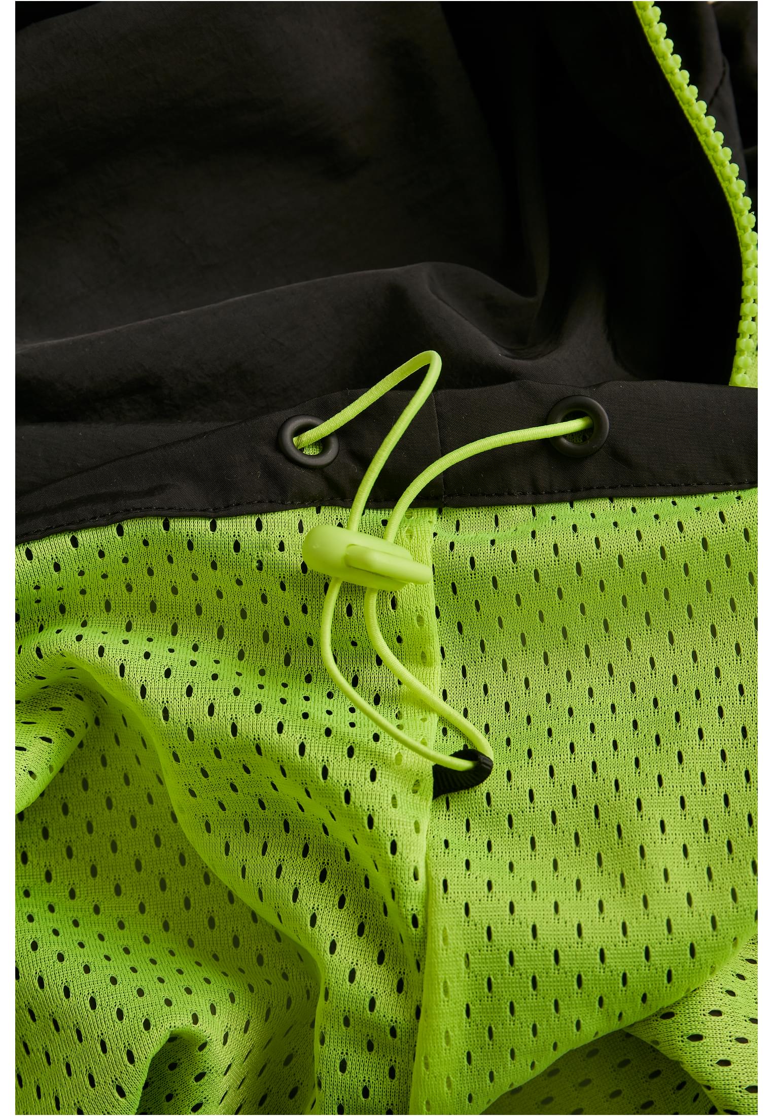 Contrast Pull Over Jacket | black/electriclime