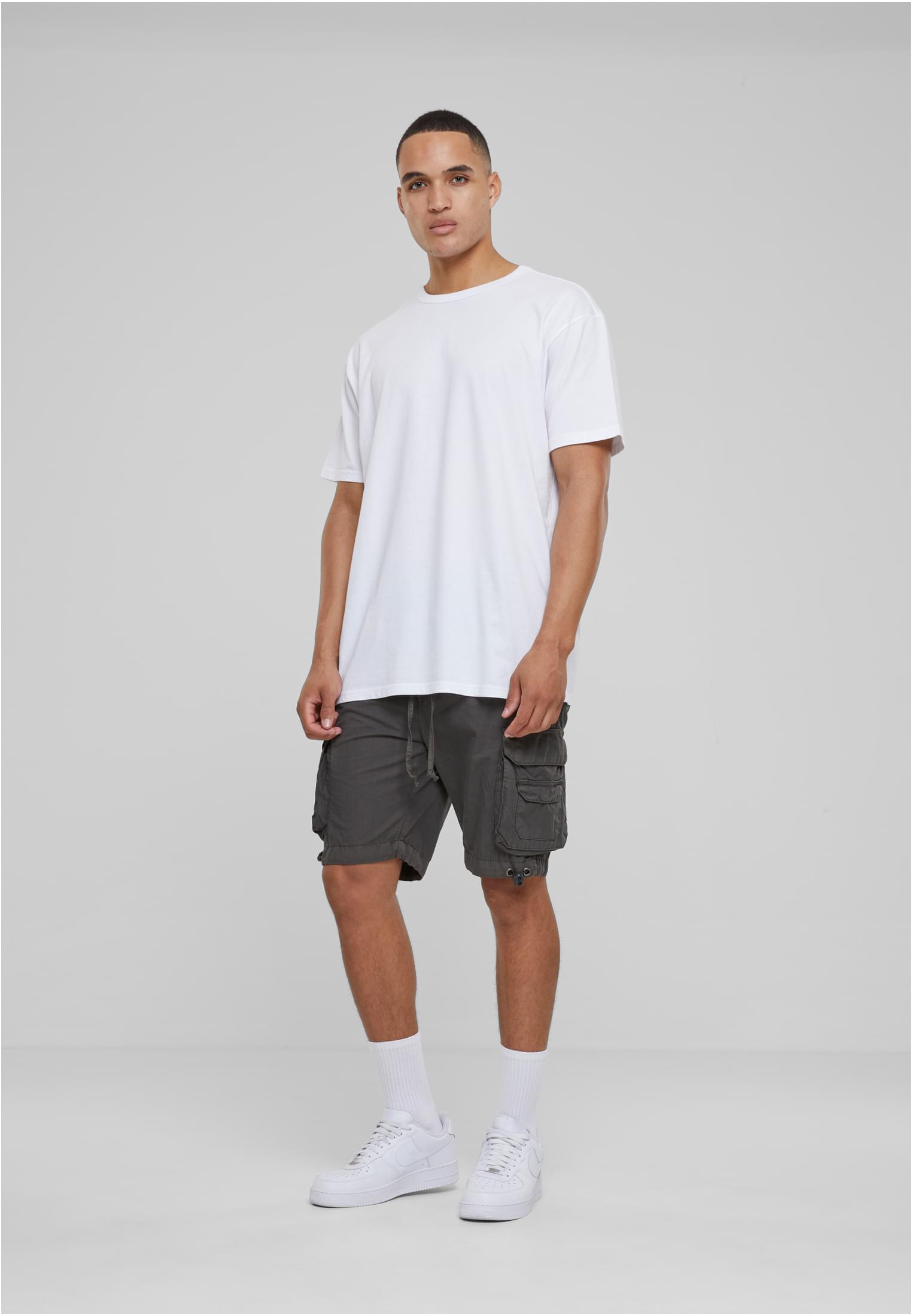 Double Pocket Cargo Shorts | magnet