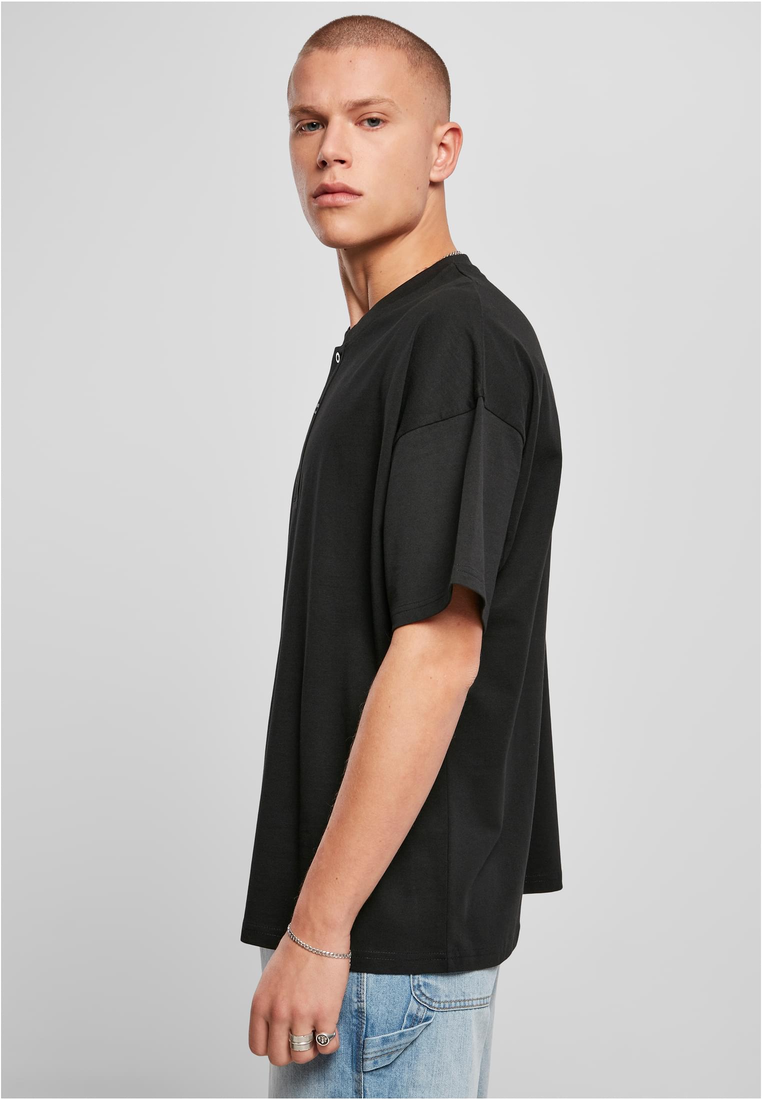 Oversized Henley Tee | black