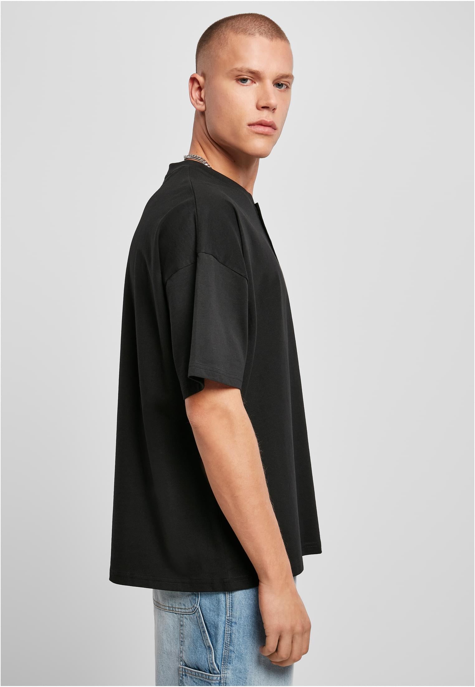 Oversized Henley Tee | black