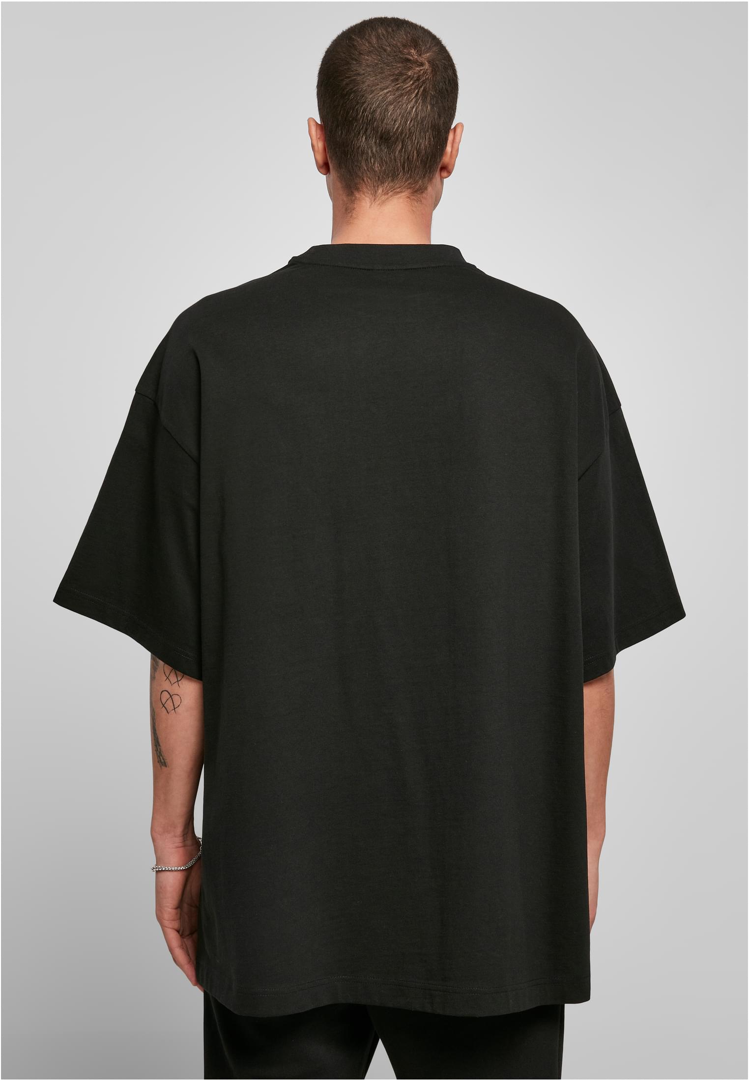 Huge Tee | black