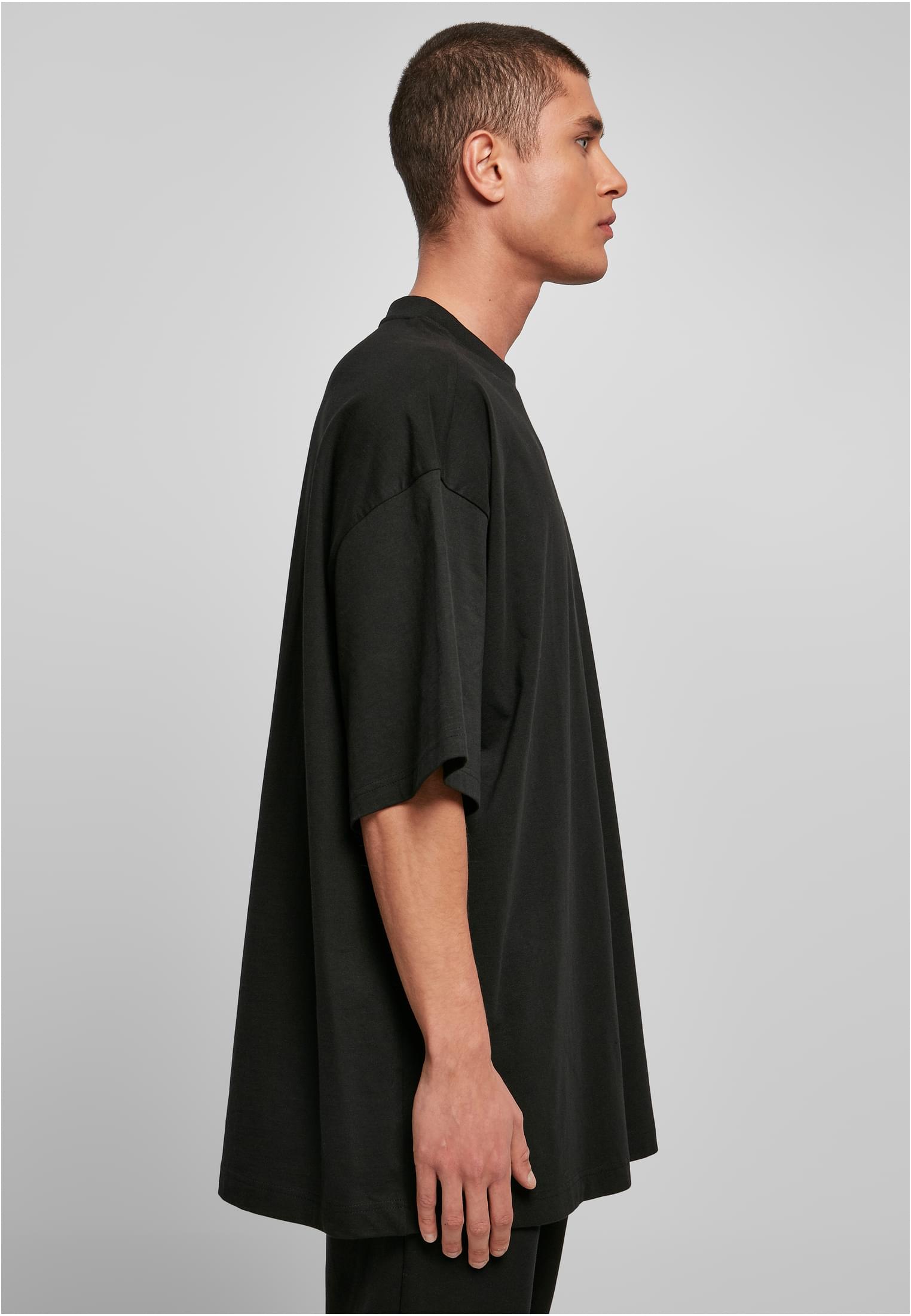 Huge Tee | black