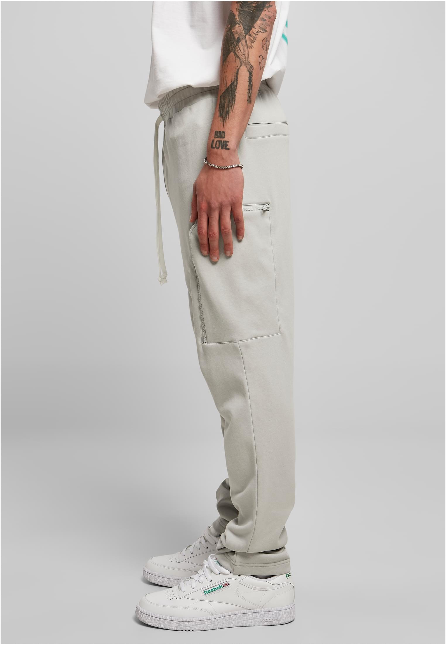 Low Crotch Cargo Sweatpants | lightasphalt