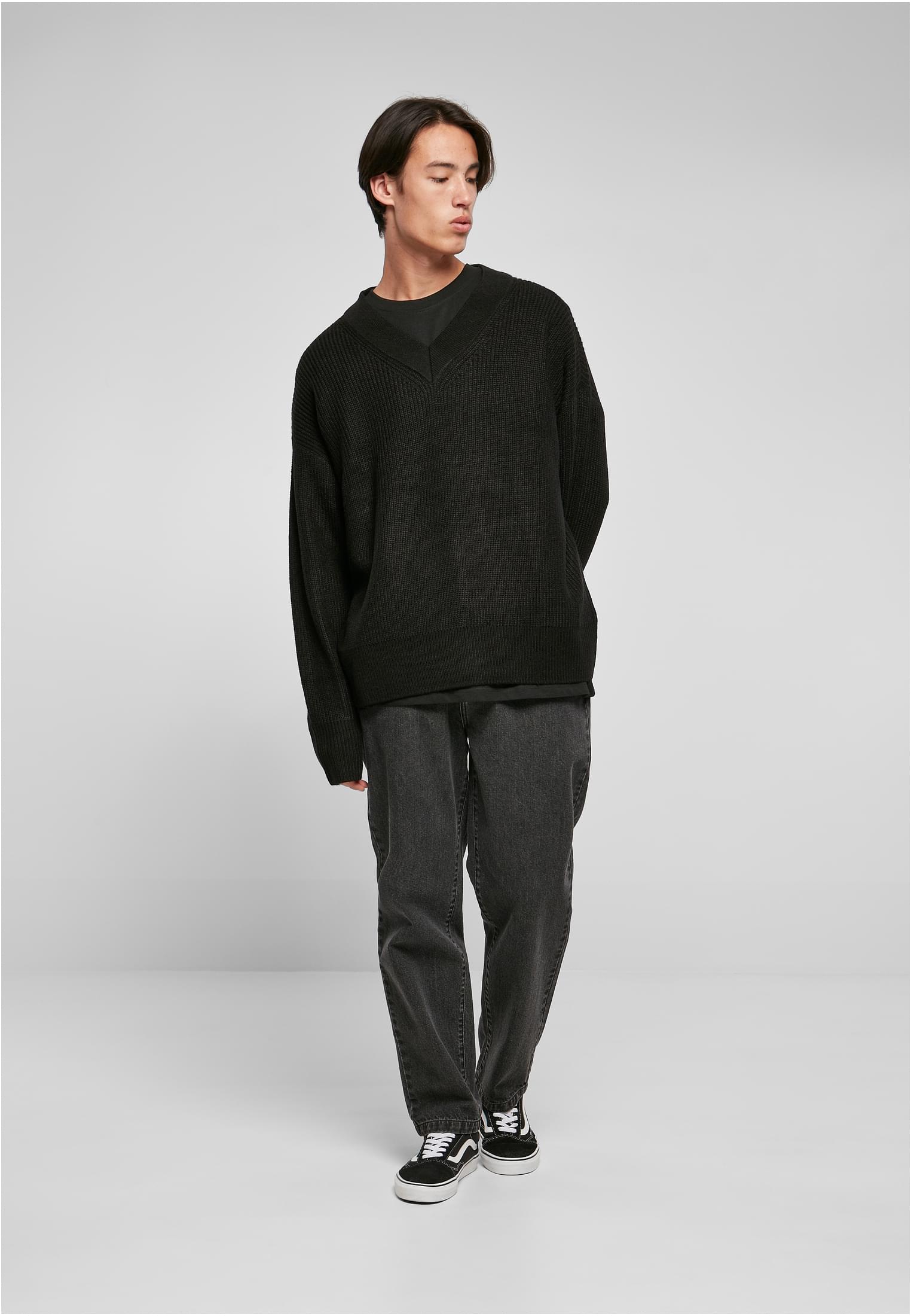 V-Neck Sweater | black