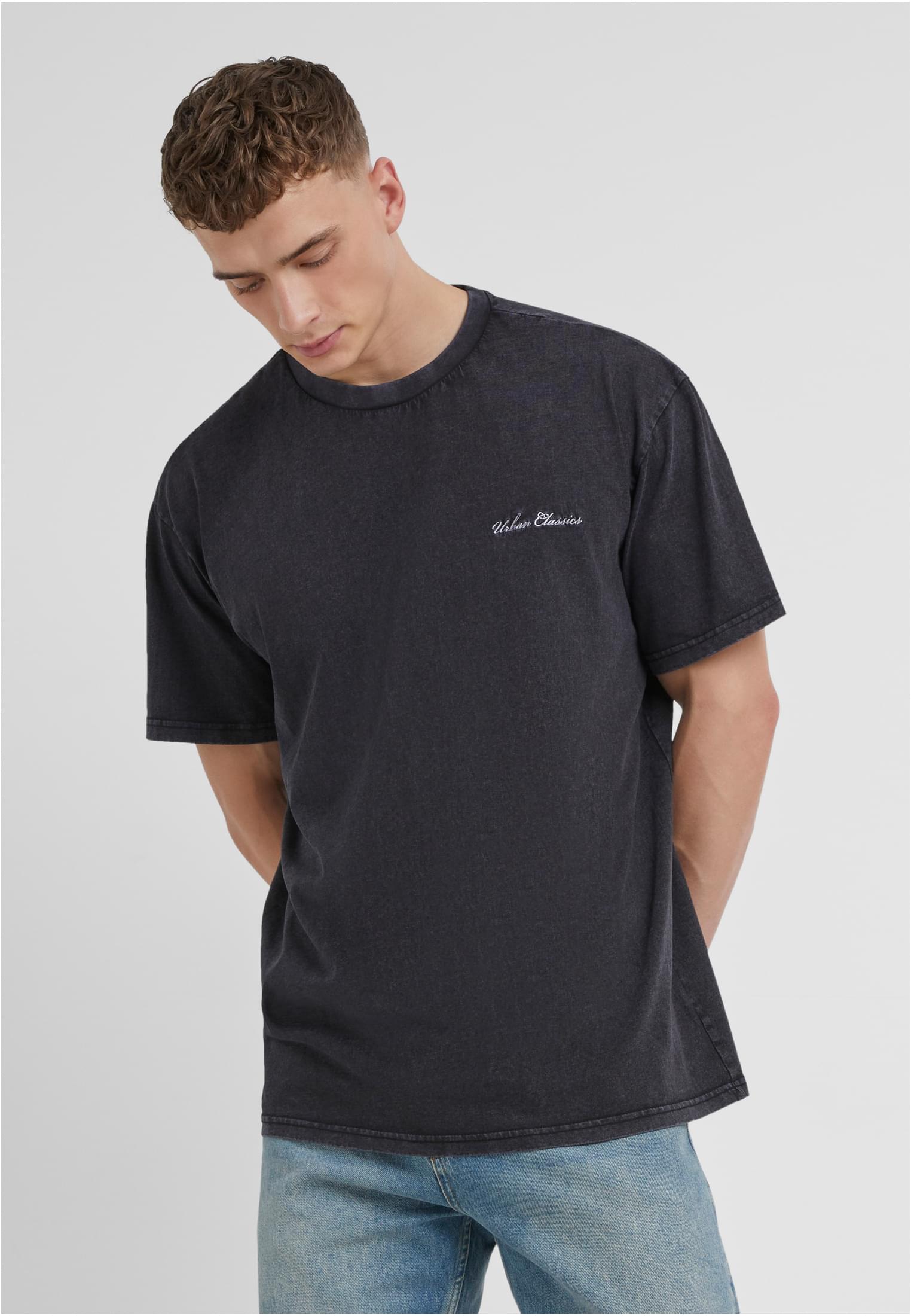 Oversized Small Embroidery Tee | black