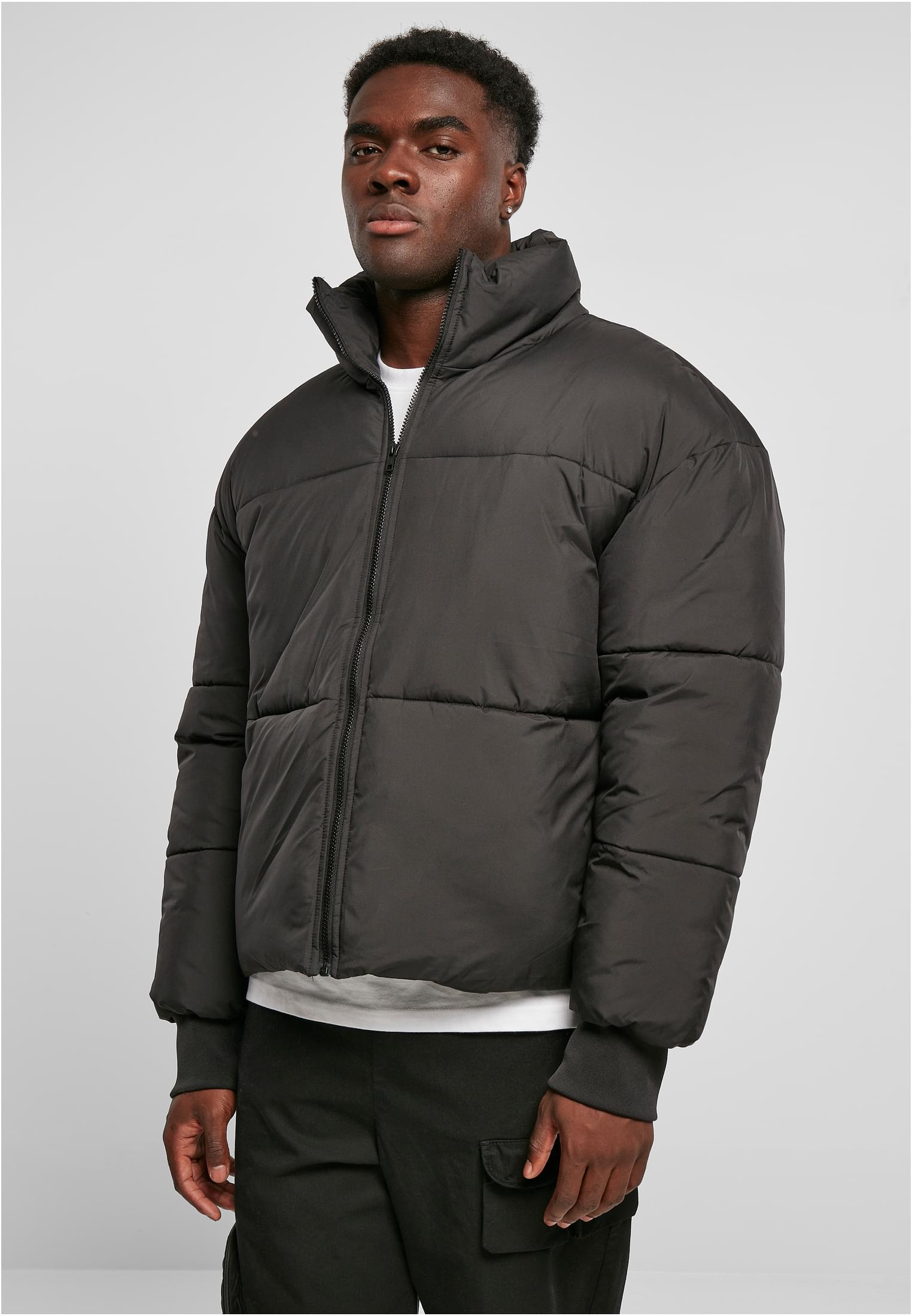 Short Big Puffer Jacket | black