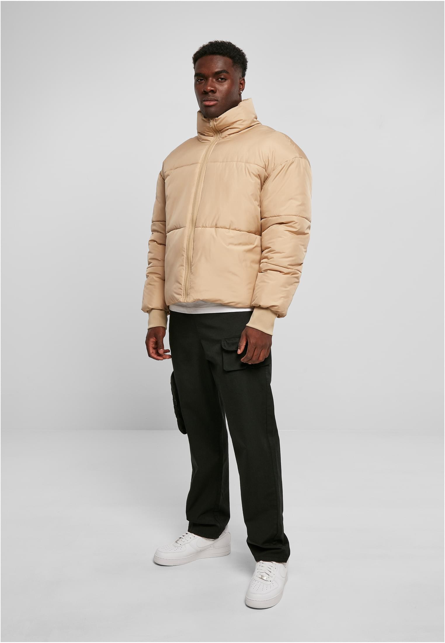 Short Big Puffer Jacket | unionbeige