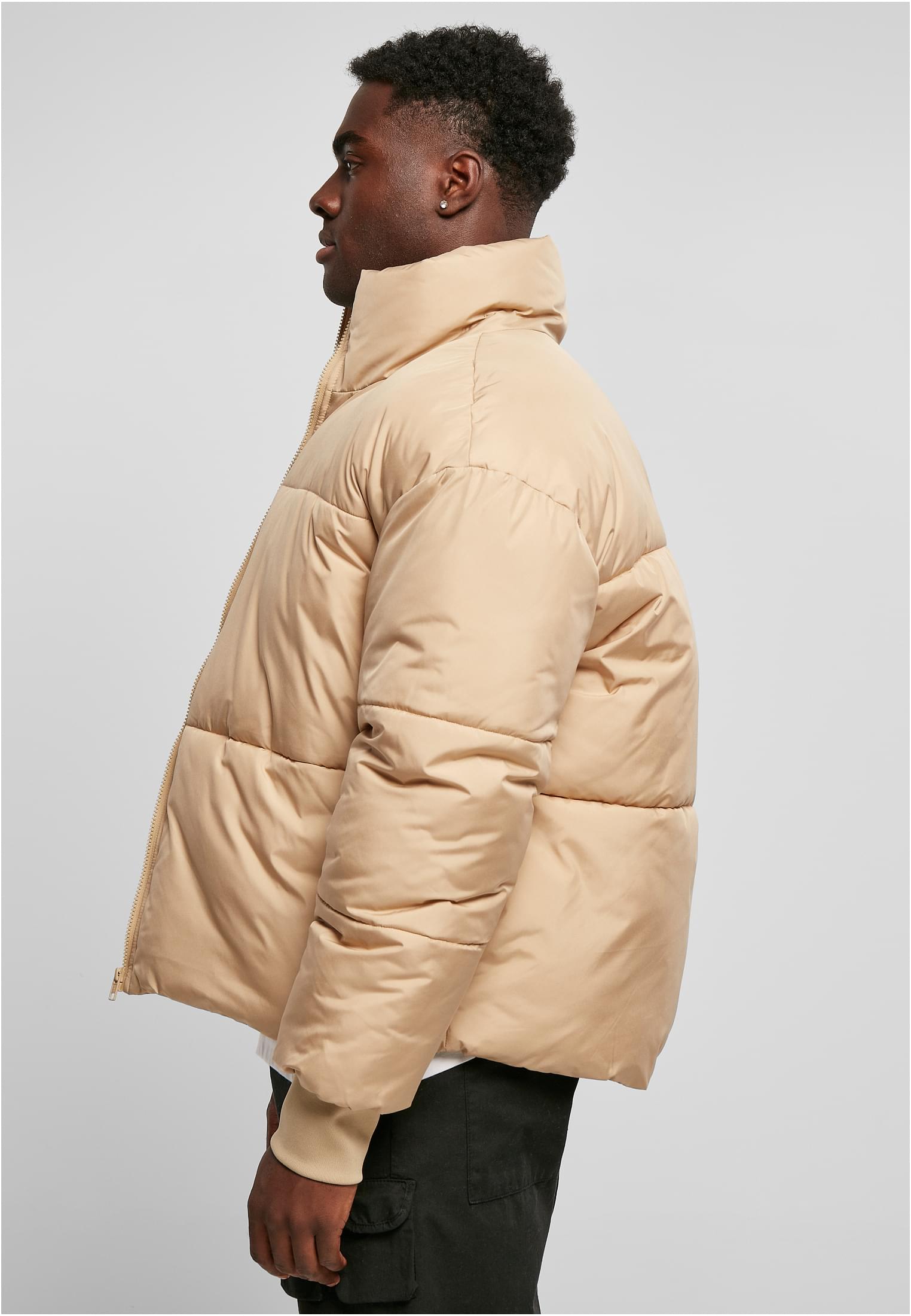 Short Big Puffer Jacket | unionbeige