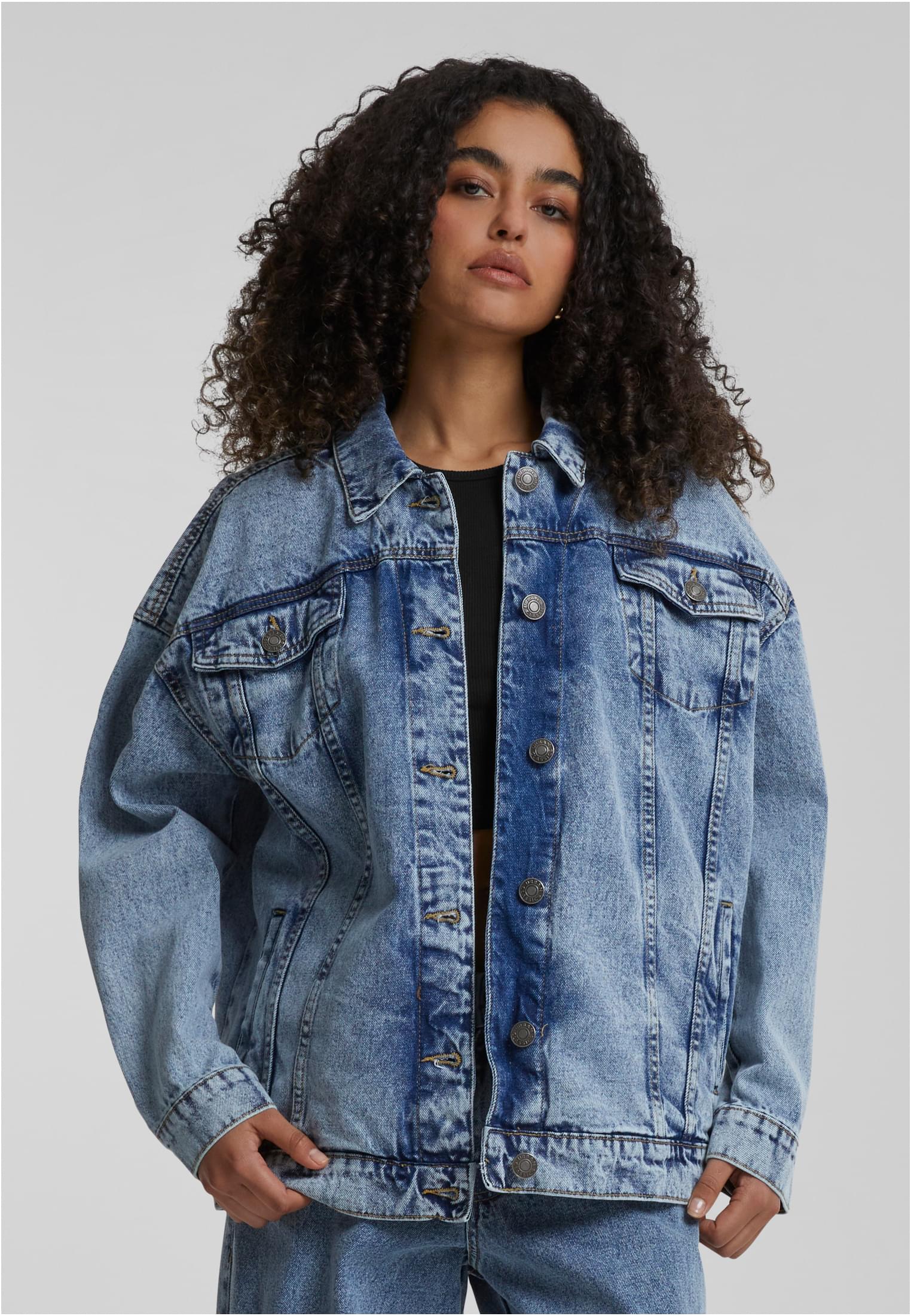 Ladies Oversized 90‘s Denim Jacket | tinted lightblue washed