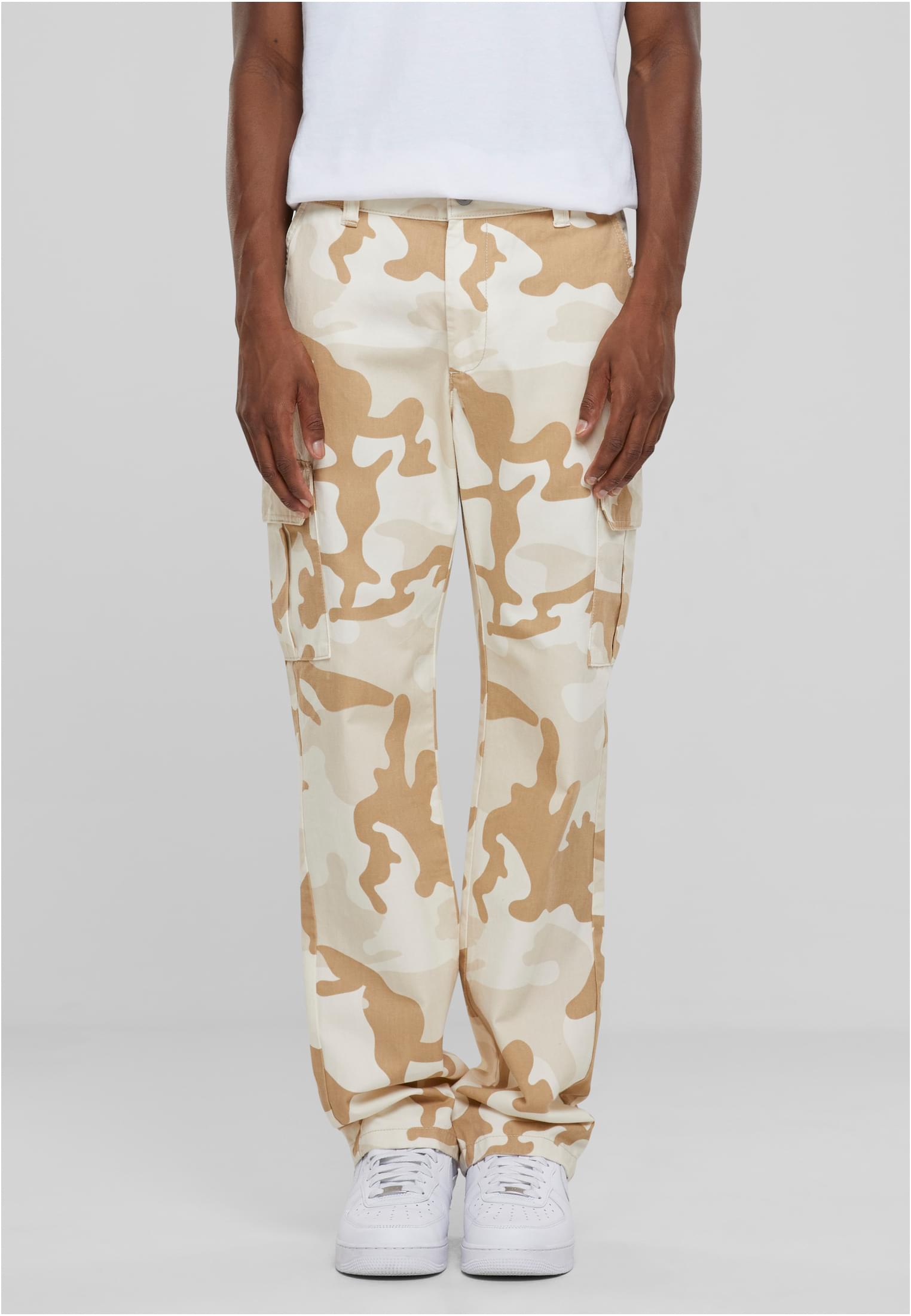 Straight Leg Camo Cargo Pants | simplesandcamo