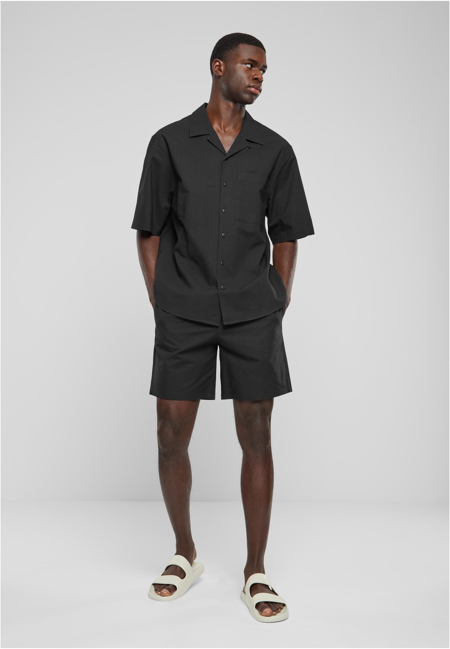 Relaxed Seersucker Short Sleeve Shirt | black