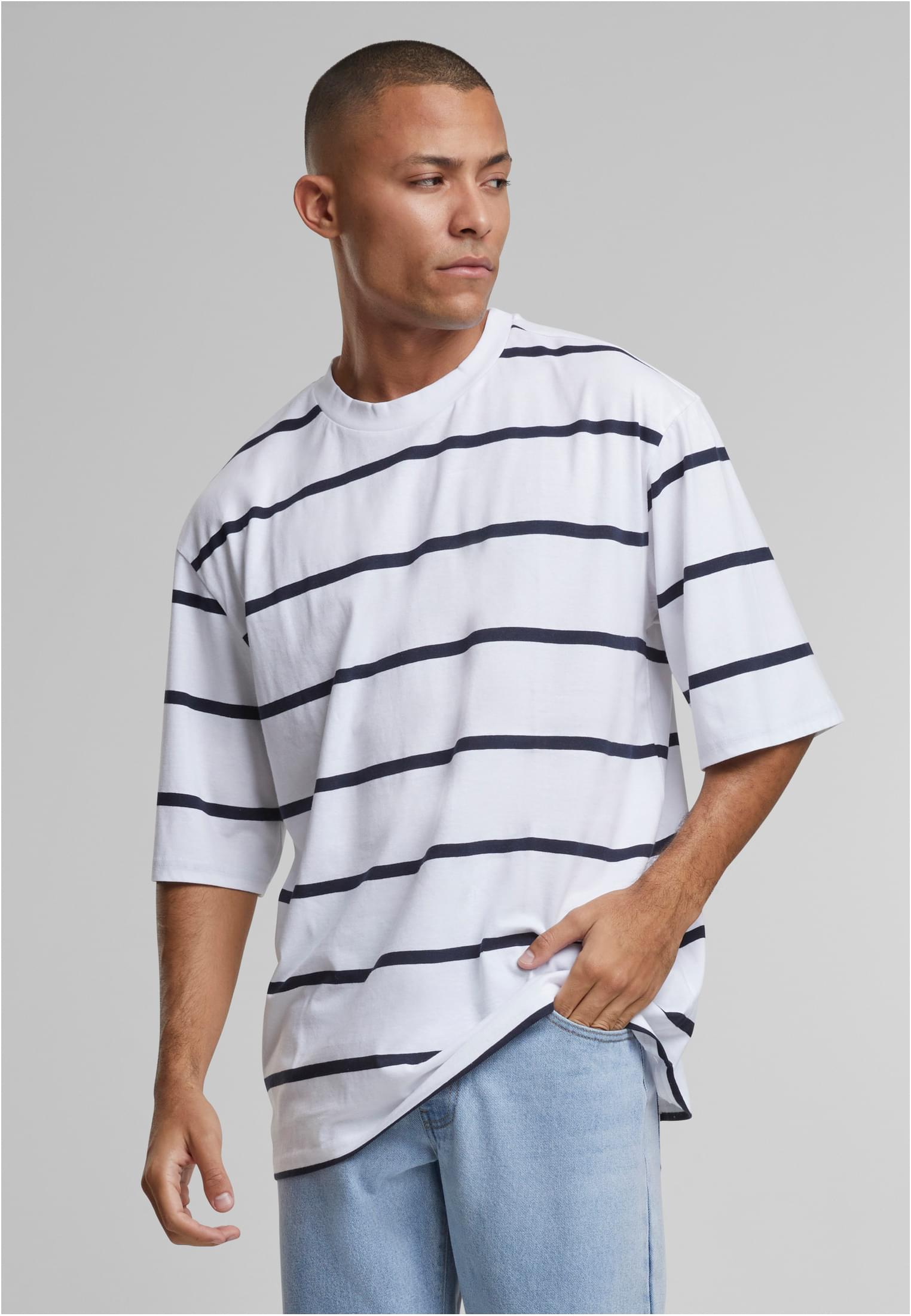 Oversized Sleeve Modern Stripe Tee | white/navy