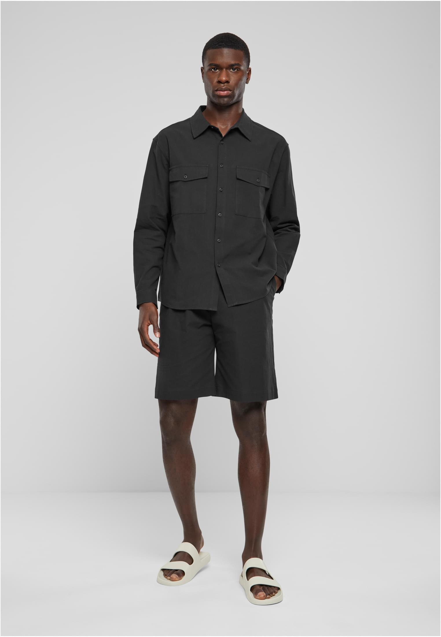 Wide Crepe Shorts | black