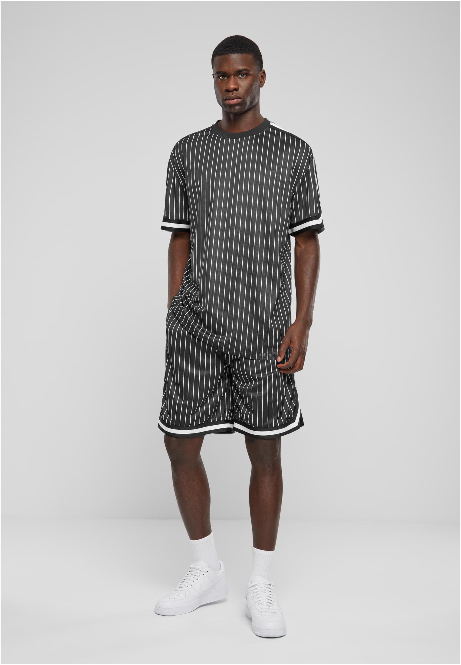 Striped Mesh Shorts | black/white