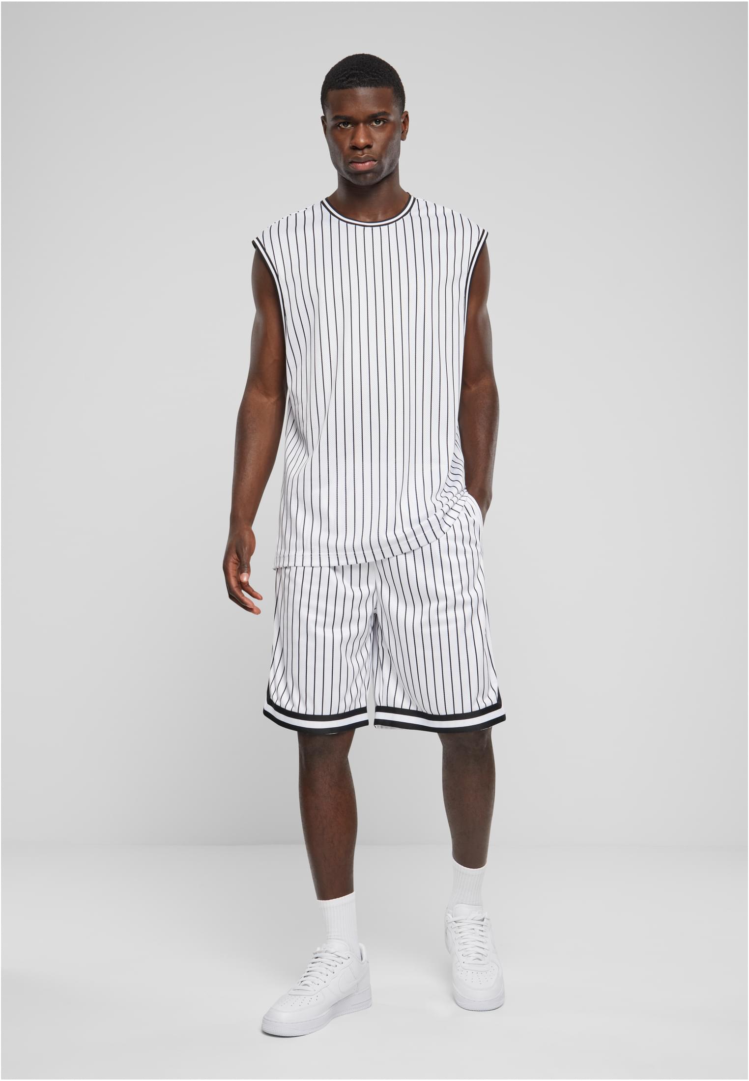 Striped Mesh Shorts | white/black