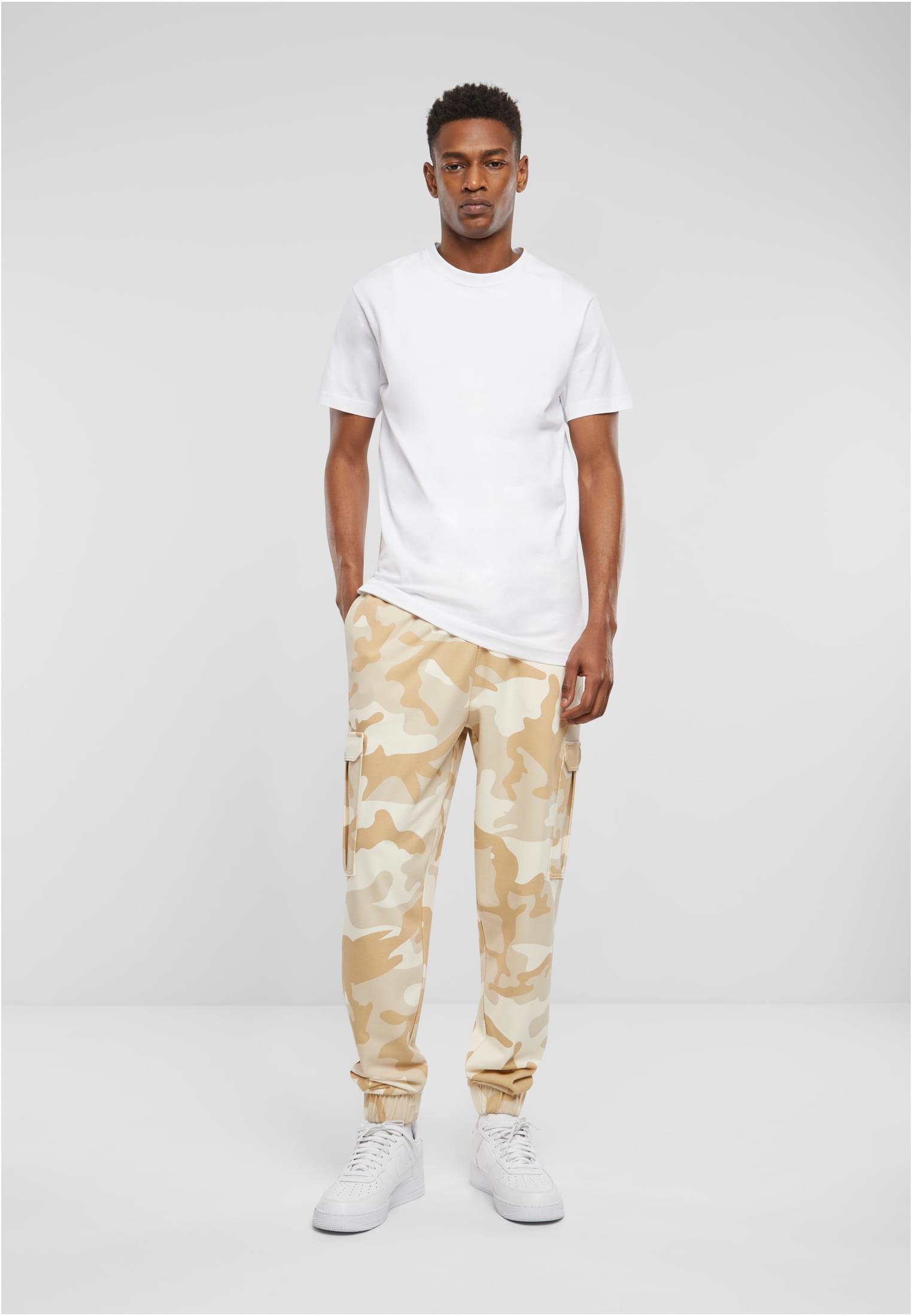 Wide Camo Cargo Sweatpants | simplesandcamo