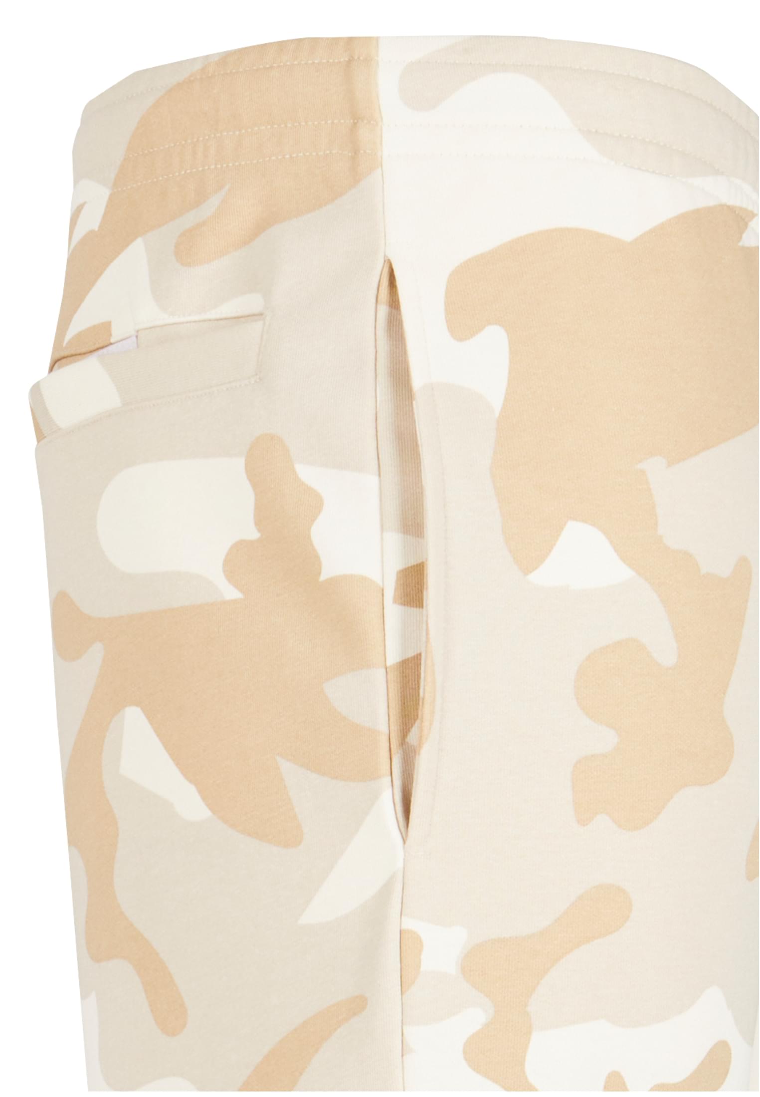 Wide Camo Cargo Sweatpants | simplesandcamo