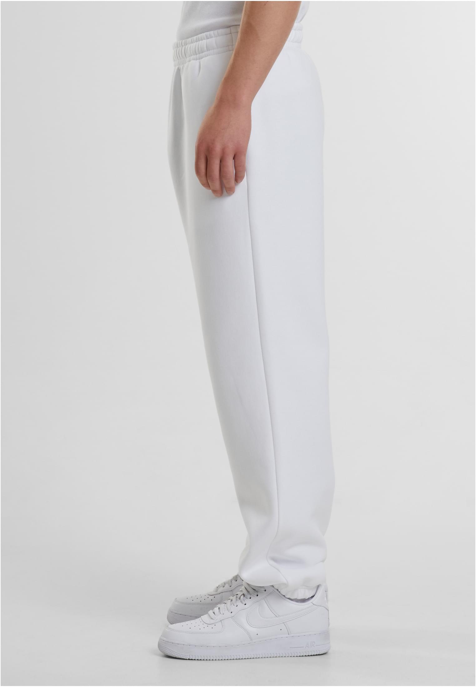 Fluffy Sweatpants | white