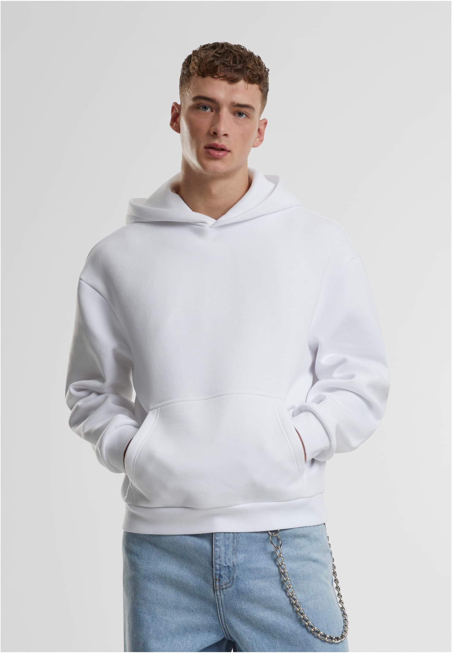 Fluffy Hoody | white