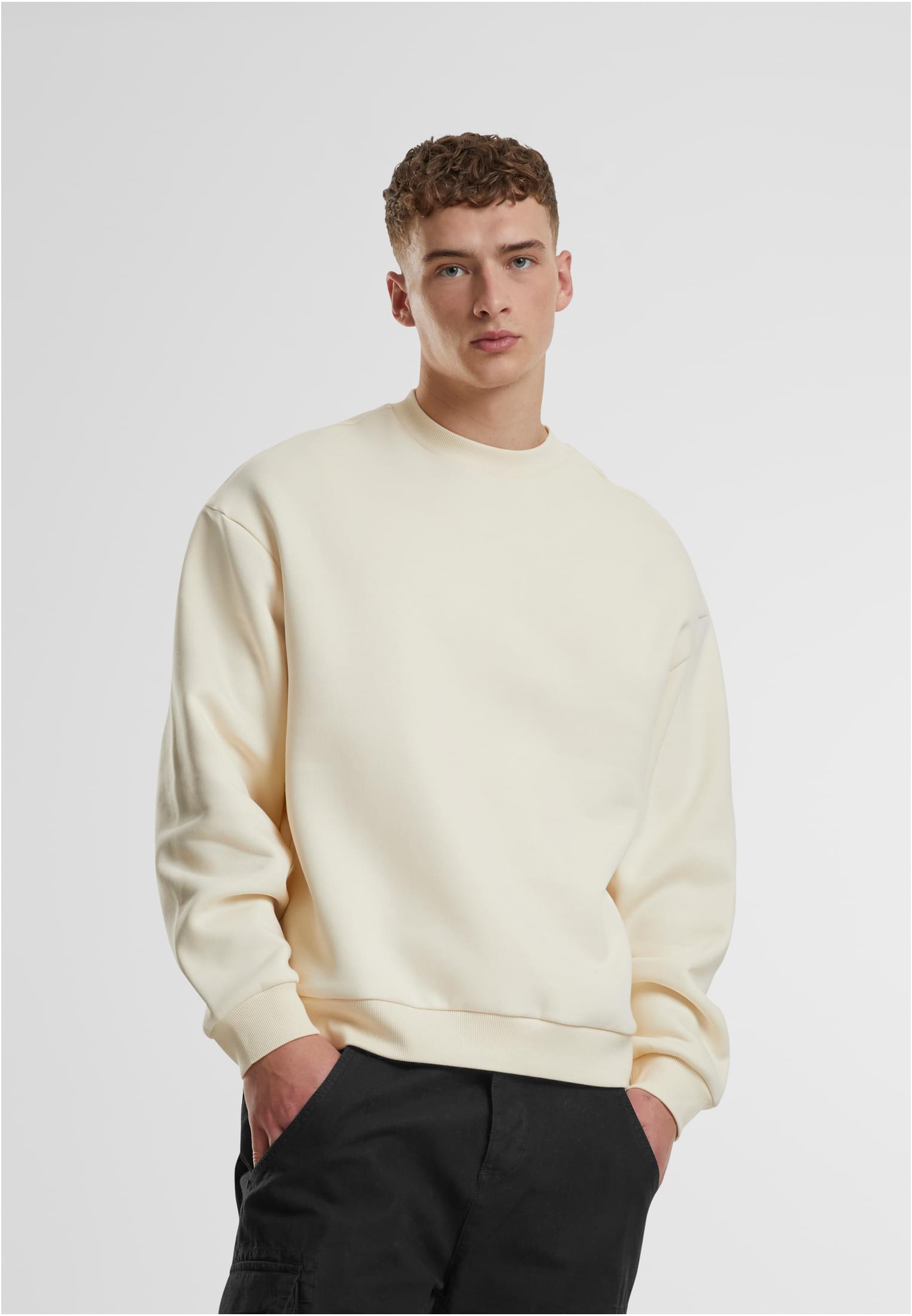 Fluffy Crewneck | whitesand