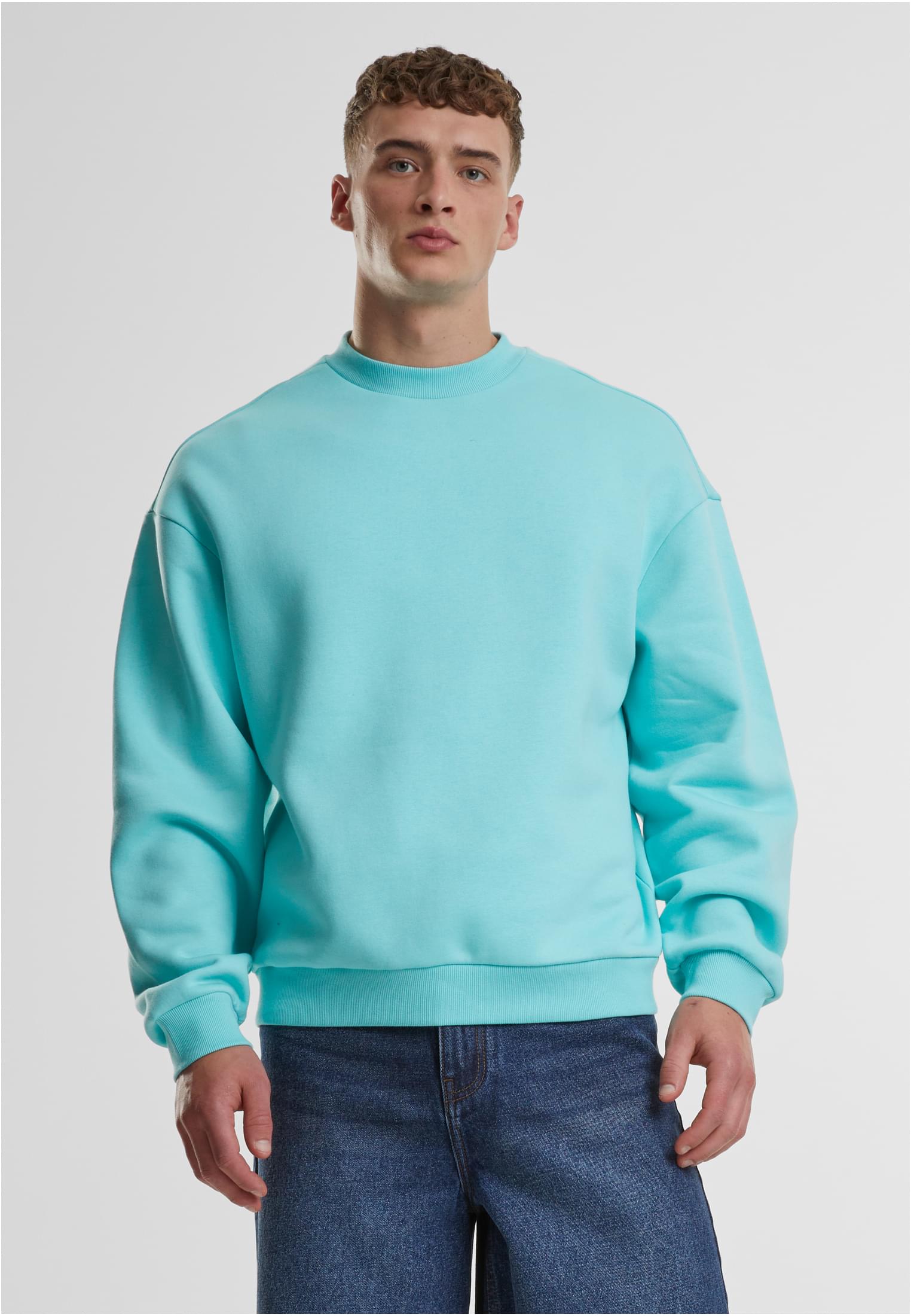 Fluffy Crewneck | berylblue