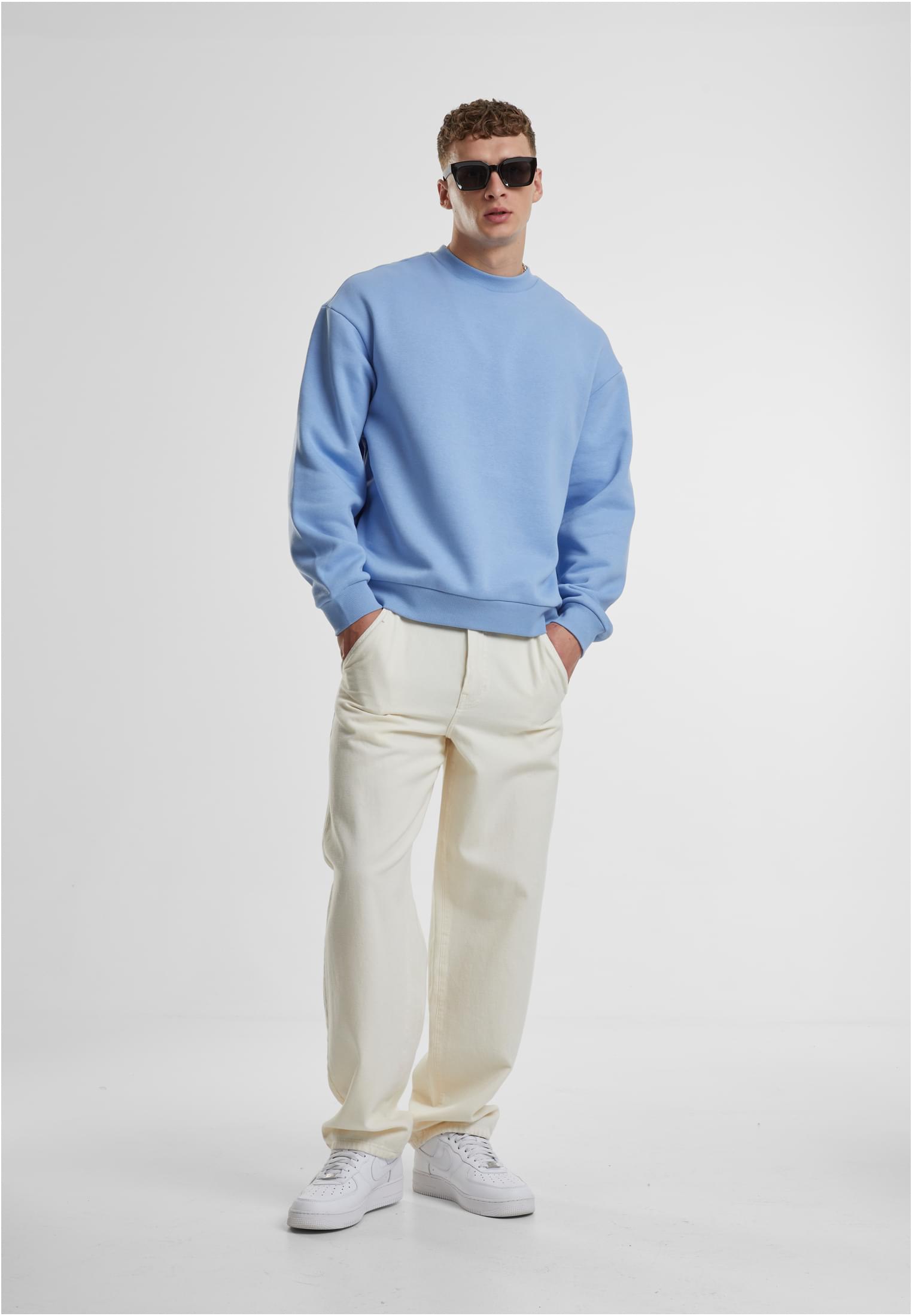 Fluffy Crewneck | powderblue