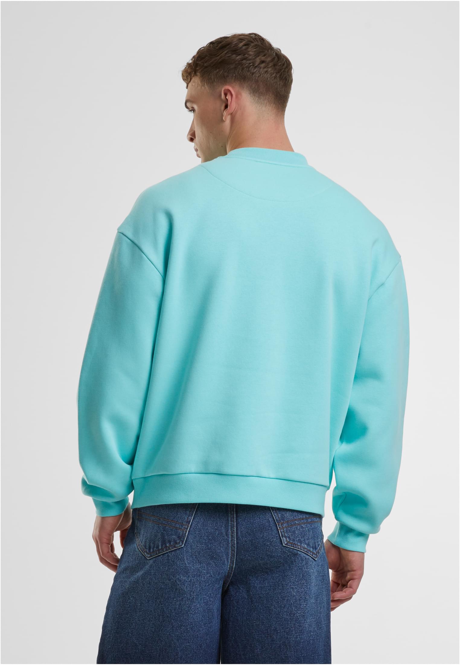 Fluffy Crewneck | berylblue