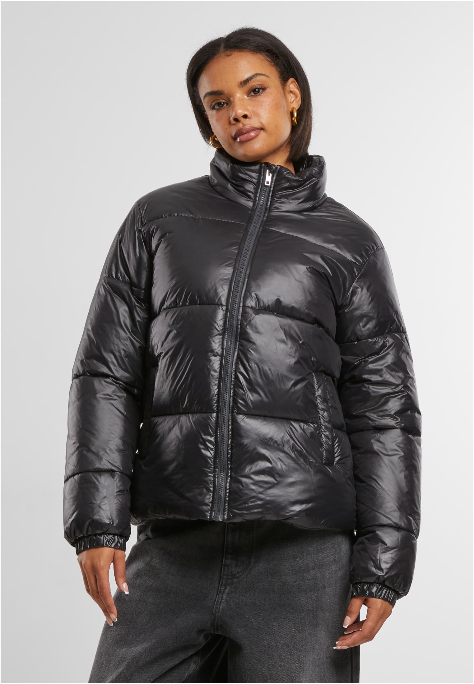 Ladies Recycled Short Shiny Puffer Jacket | black