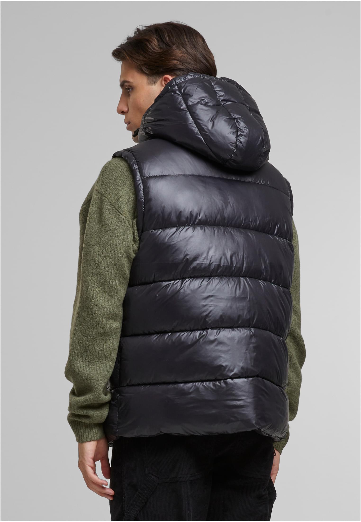 Recycled Hooded Puffer Vest | black