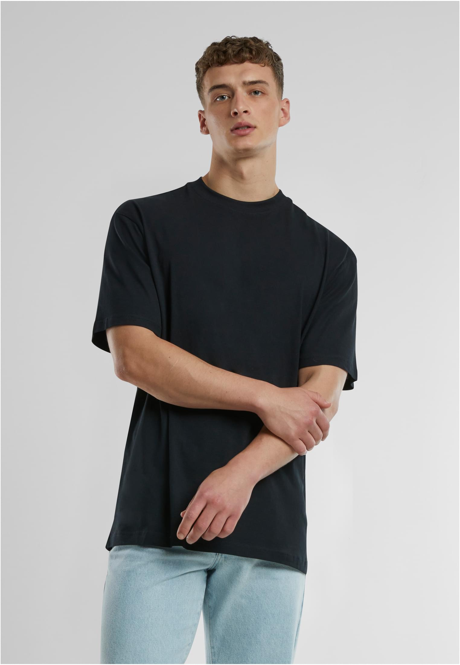 UC Signature Logo Tall Tee | black